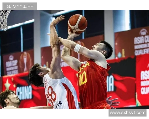 中国男篮迎战伊拉克全力以赴争夺胜利精彩解说带你感受比赛激情与悬念